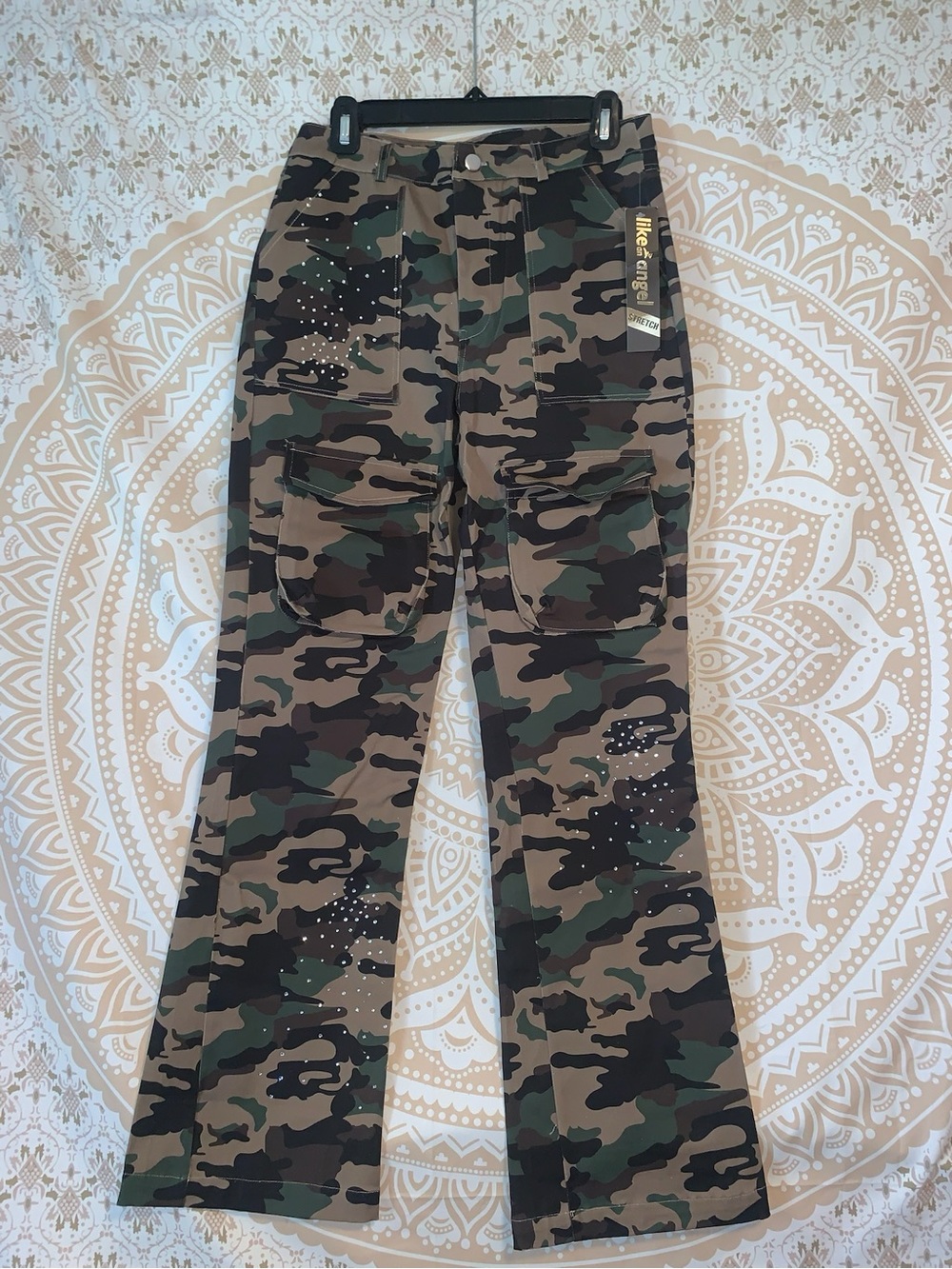 NWT  Camo Cargo Pants with Sparkly Stud   Detailing